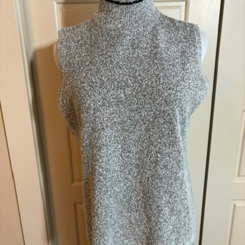 Villager Mock Neck, sleeveless sweater, Salt&Pepper, Sz L (stretchy)